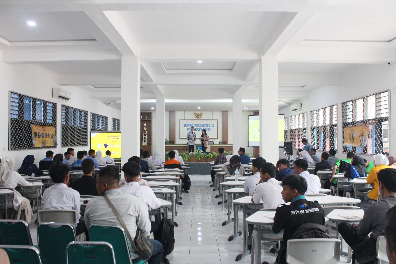 Kegiatan Semiat Teknologi AI SUMMIT - Tahu Kotak Fest2025