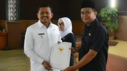 Bupati Dony Serahkan SK kepada 120 Kepala Sekolah, Tekankan Kepemimpinan dan Keteladanan