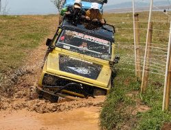 Fun Offroad Tawarkan Sensasi Naik Jip di Kawasan Bendungan Jatigede